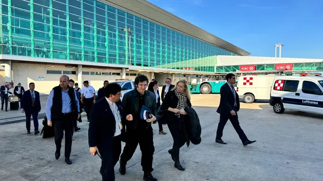 El presidente sigue sumando millas